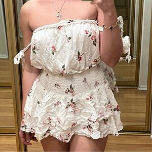 Forever 21 ruffle romper size xs